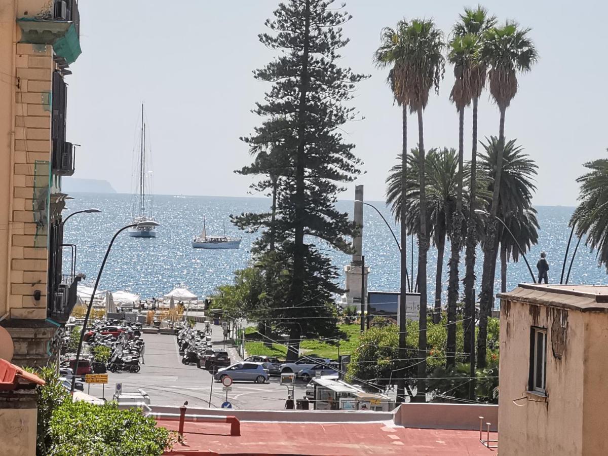 Апартаменти Napoli Centro Chiaia Екстер'єр фото